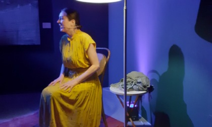 Storie di emancipazione femminile a teatro: l'attrice toscana Martina Benedetti interpreta Virginia Woolf